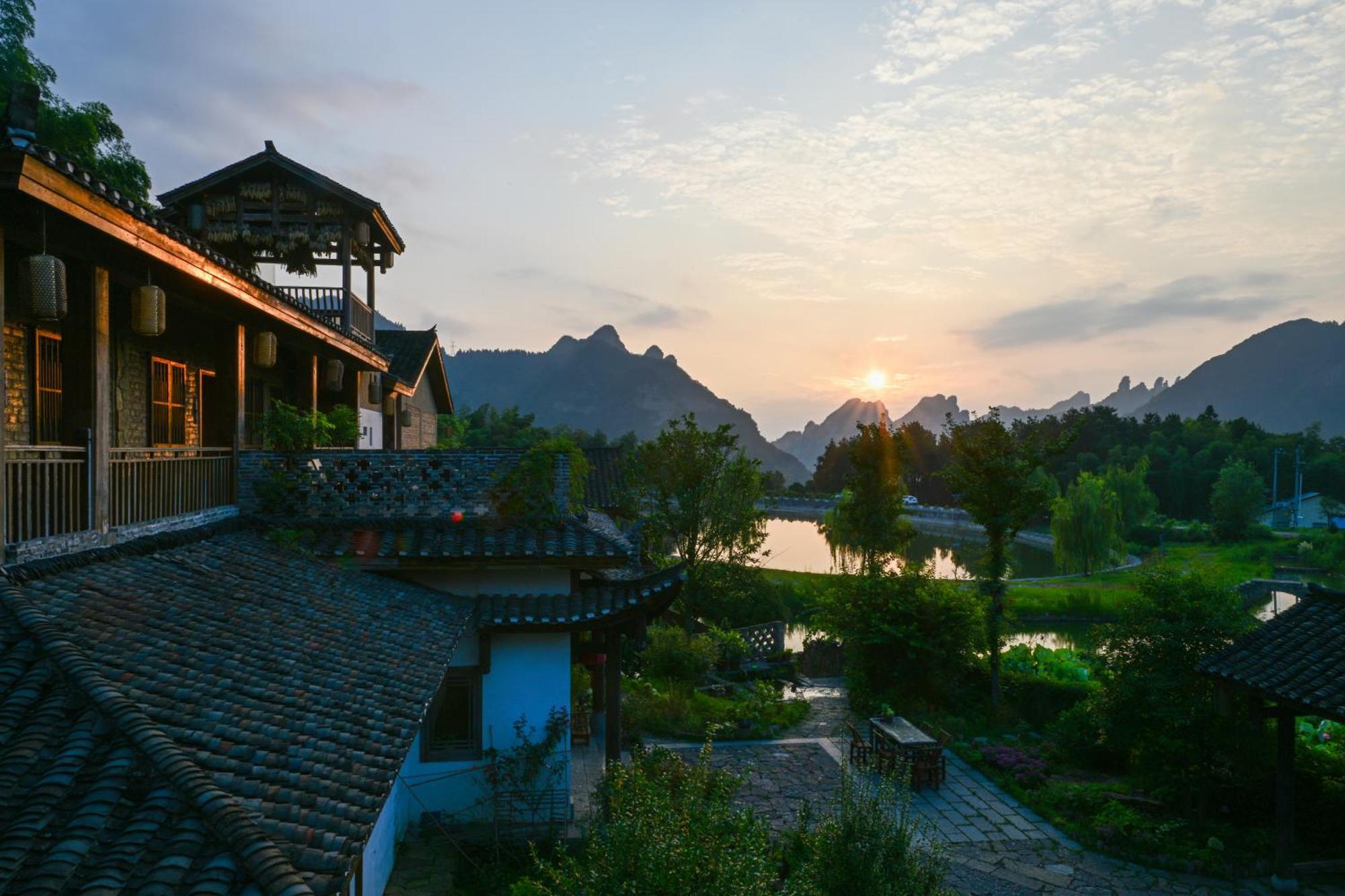 Dayong Antique Feature Resort Zhangjiajie Exterior foto
