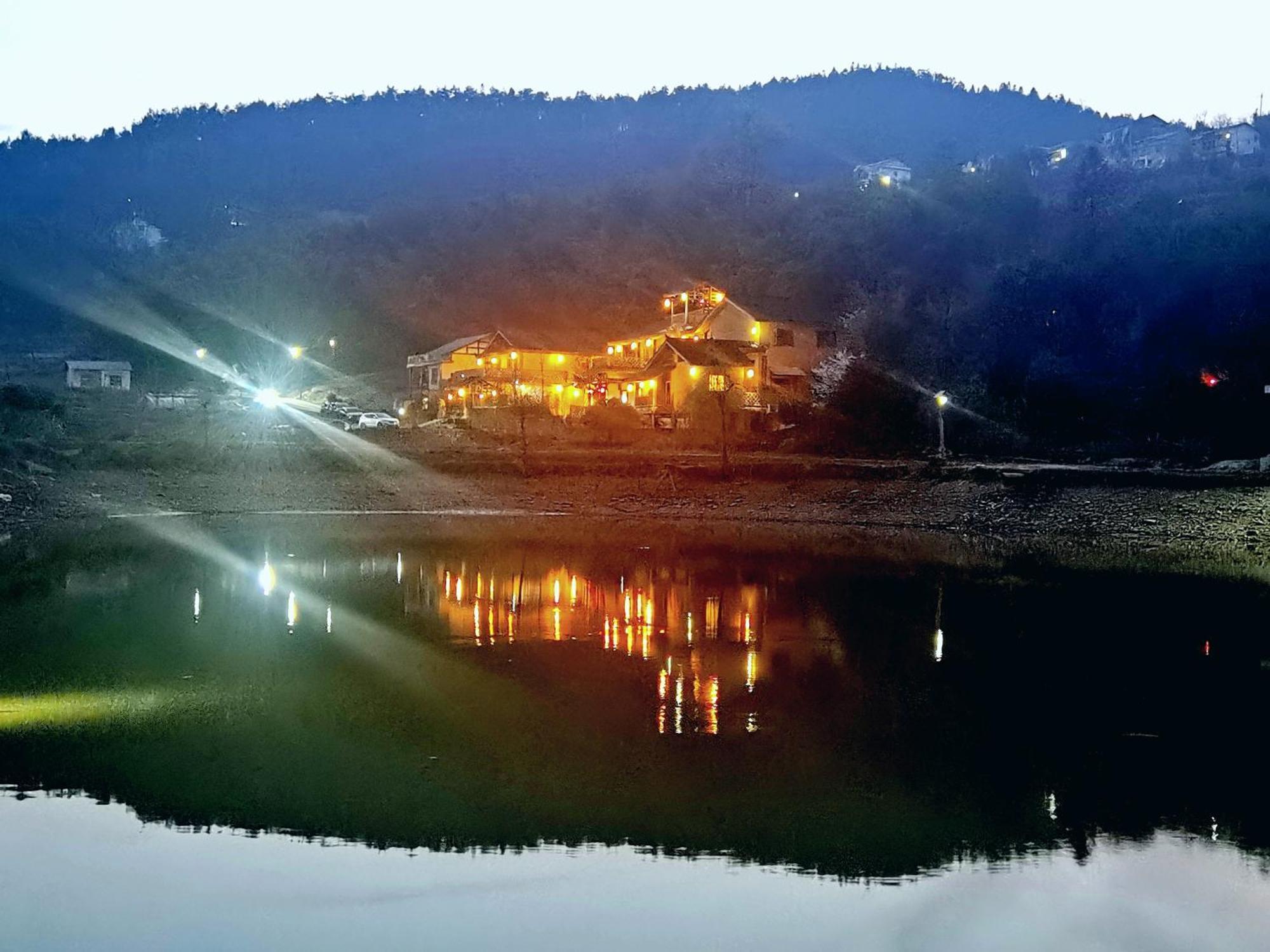 Dayong Antique Feature Resort Zhangjiajie Exterior foto