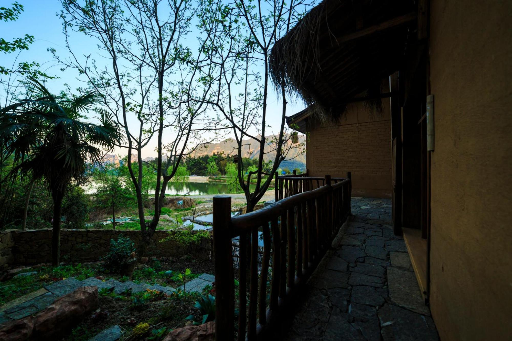 Dayong Antique Feature Resort Zhangjiajie Exterior foto