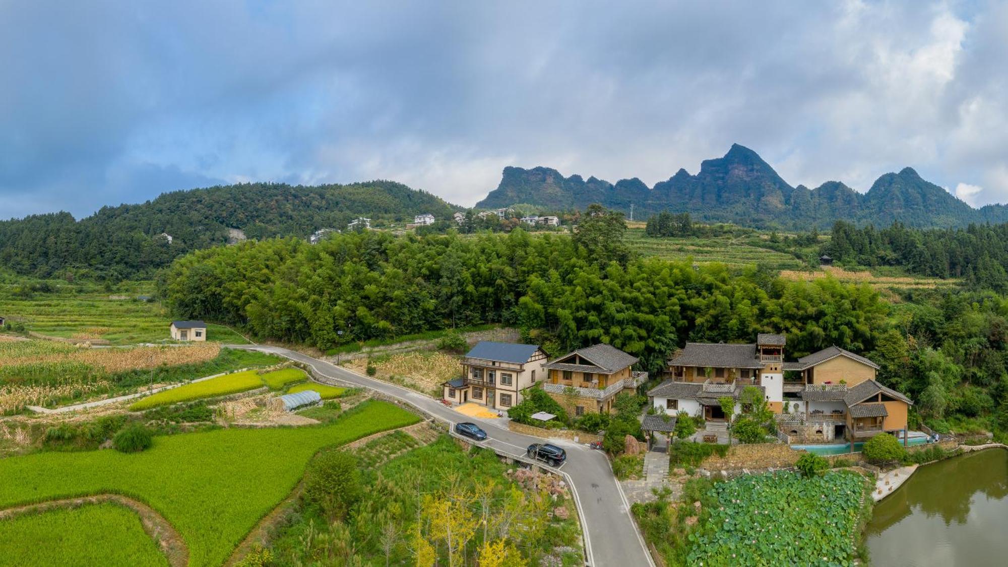 Dayong Antique Feature Resort Zhangjiajie Exterior foto