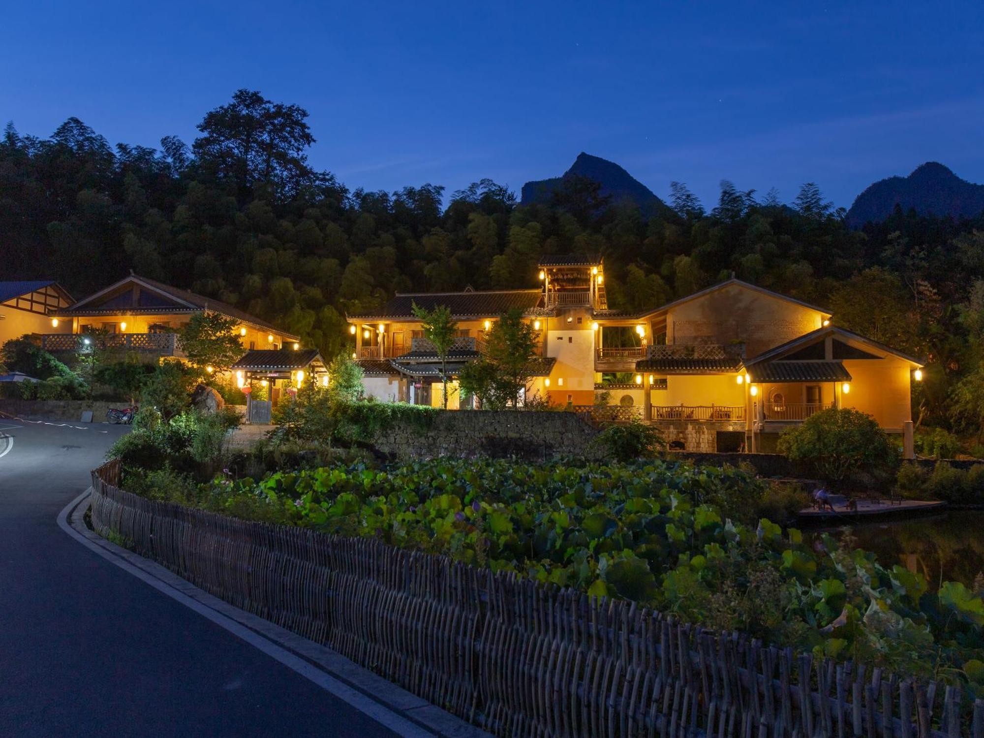 Dayong Antique Feature Resort Zhangjiajie Exterior foto