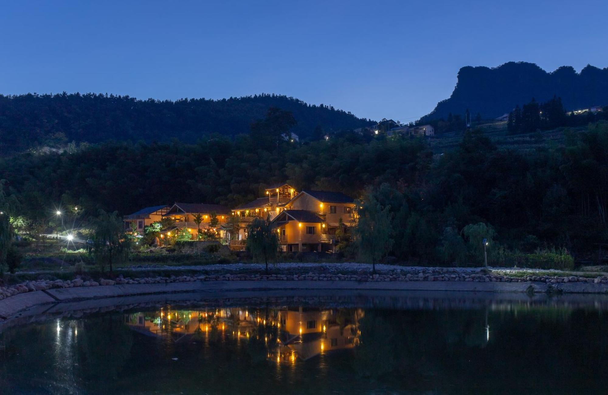 Dayong Antique Feature Resort Zhangjiajie Exterior foto